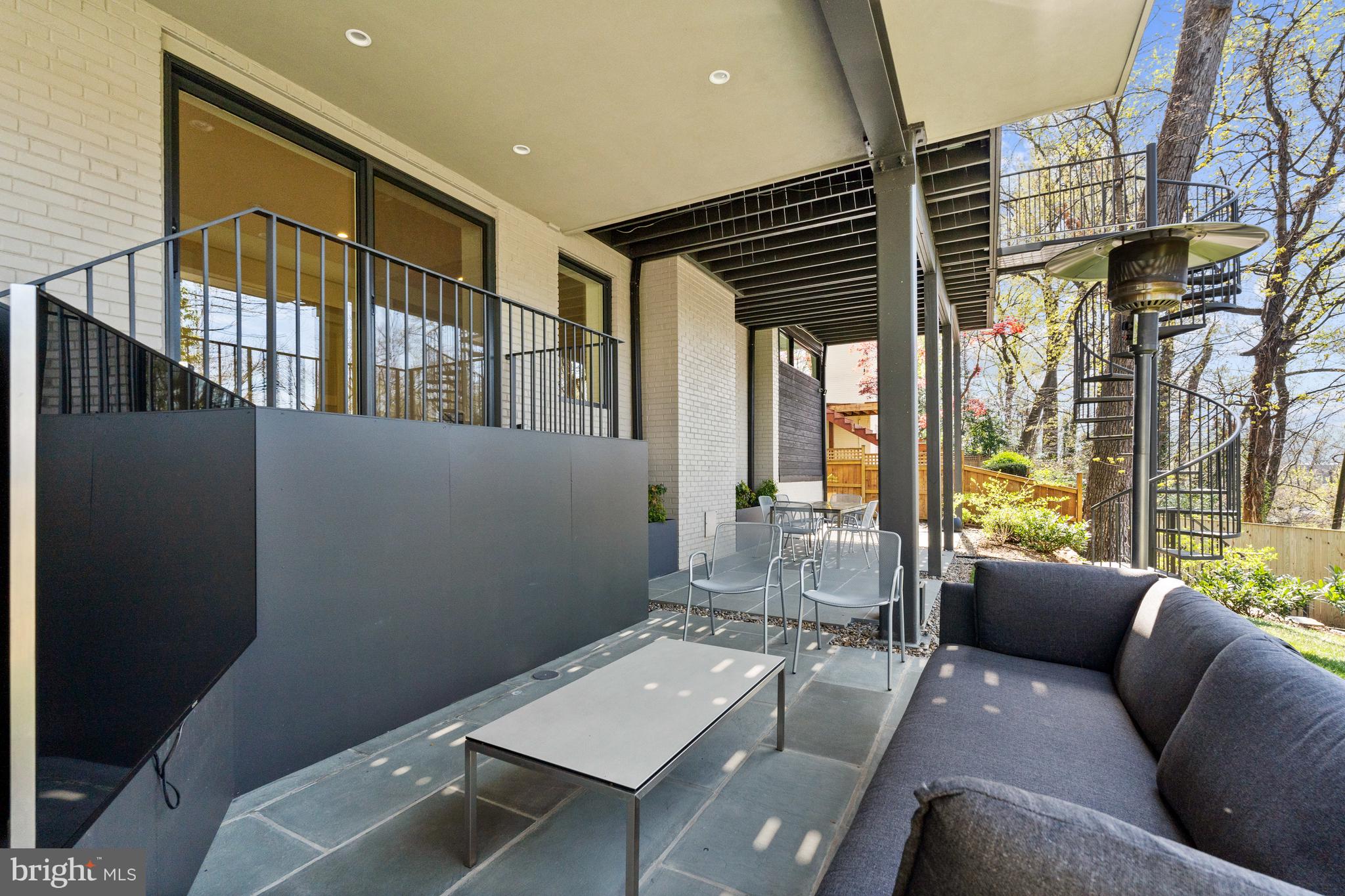 2812 29th Place Northwest Washington, DC 20008 - Photo 39 of 47