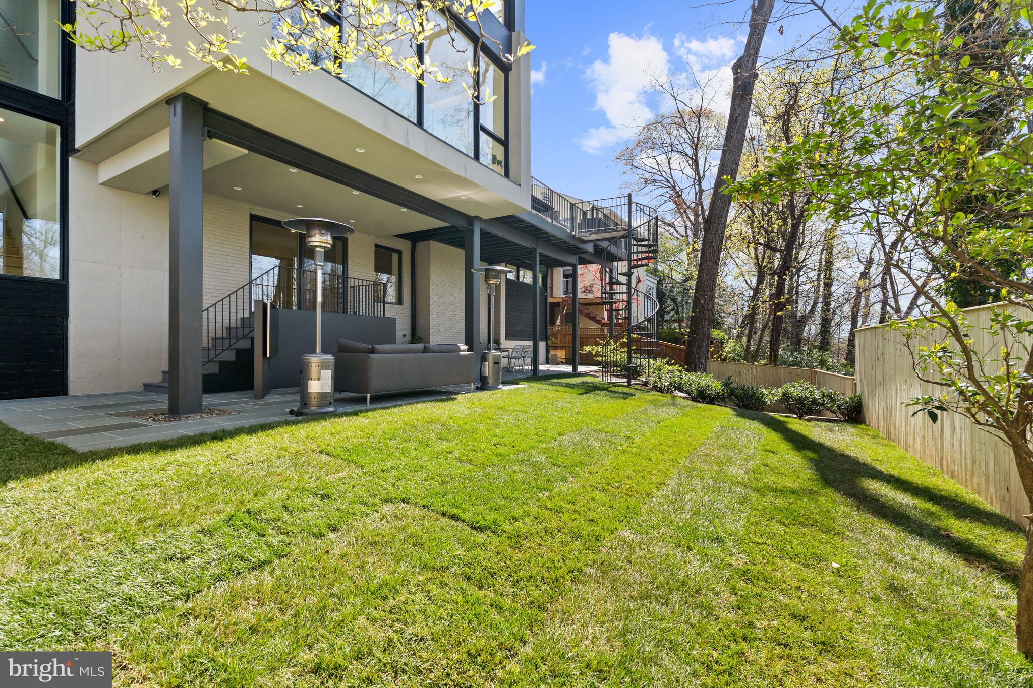 2812 29th Place Northwest Washington, DC 20008 - Photo 40 of 47