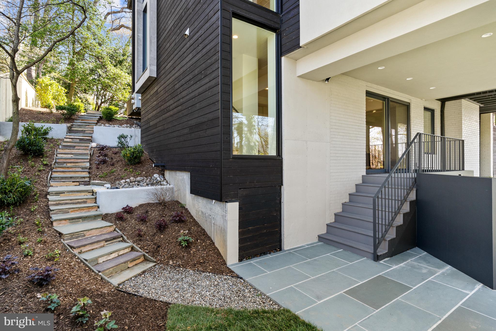 2812 29th Place Northwest Washington, DC 20008 - Photo 41 of 47