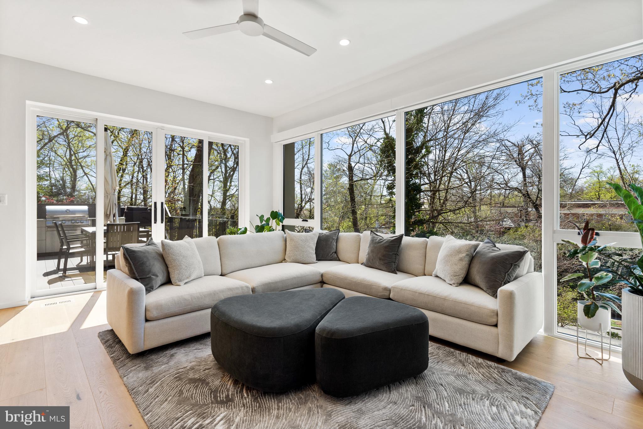 2812 29th Place Northwest Washington, DC 20008 - Photo 9 of 47