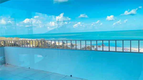 $7,000 | 177 Ocean Ln Drive, Unit 1008, Key Biscayne, FL 33149