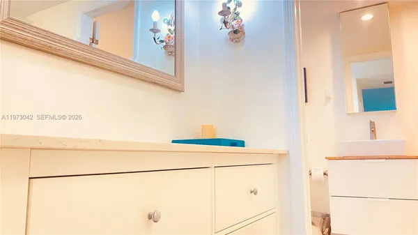 $7,000 | 177 Ocean Ln Drive, Unit 1008, Key Biscayne, FL 33149