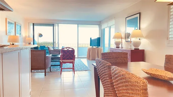 $7,000 | 177 Ocean Ln Drive, Unit 1008, Key Biscayne, FL 33149