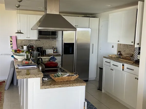 $7,000 | 177 Ocean Ln Drive, Unit 1008, Key Biscayne, FL 33149