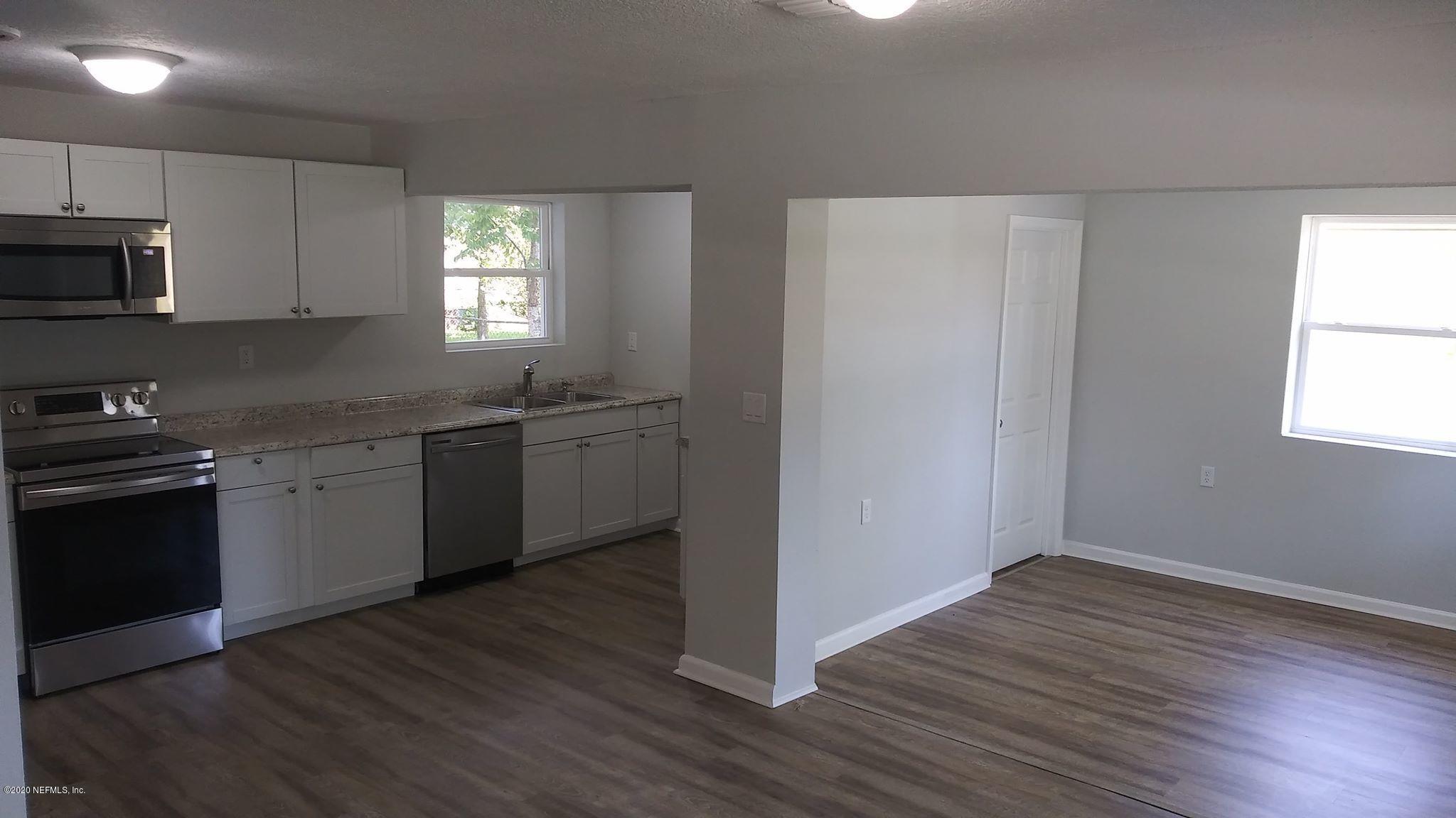 11428 Emuness Road Jacksonville, FL 32218 - Photo 4 of 15 04