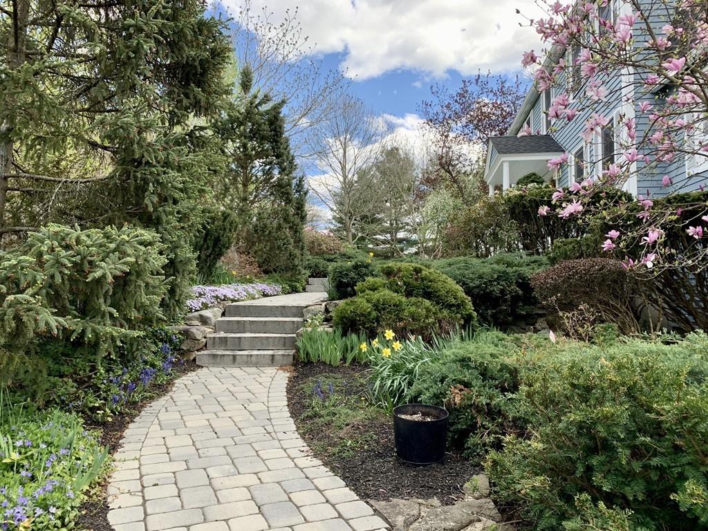 262 Virginia Road Concord, MA 01742 - Photo 2 of 32 Gallery Image 2