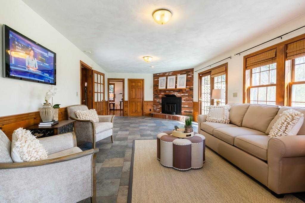 262 Virginia Road Concord, MA 01742 - Photo 4 of 32 Gallery Image 4