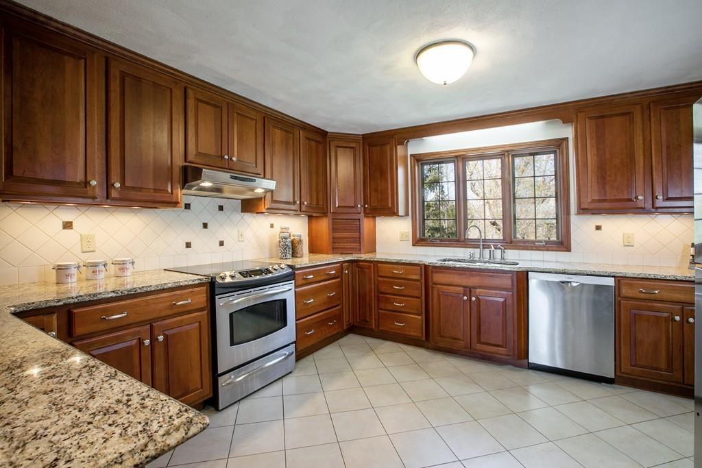 262 Virginia Road Concord, MA 01742 - Photo 8 of 32 Gallery Image 8