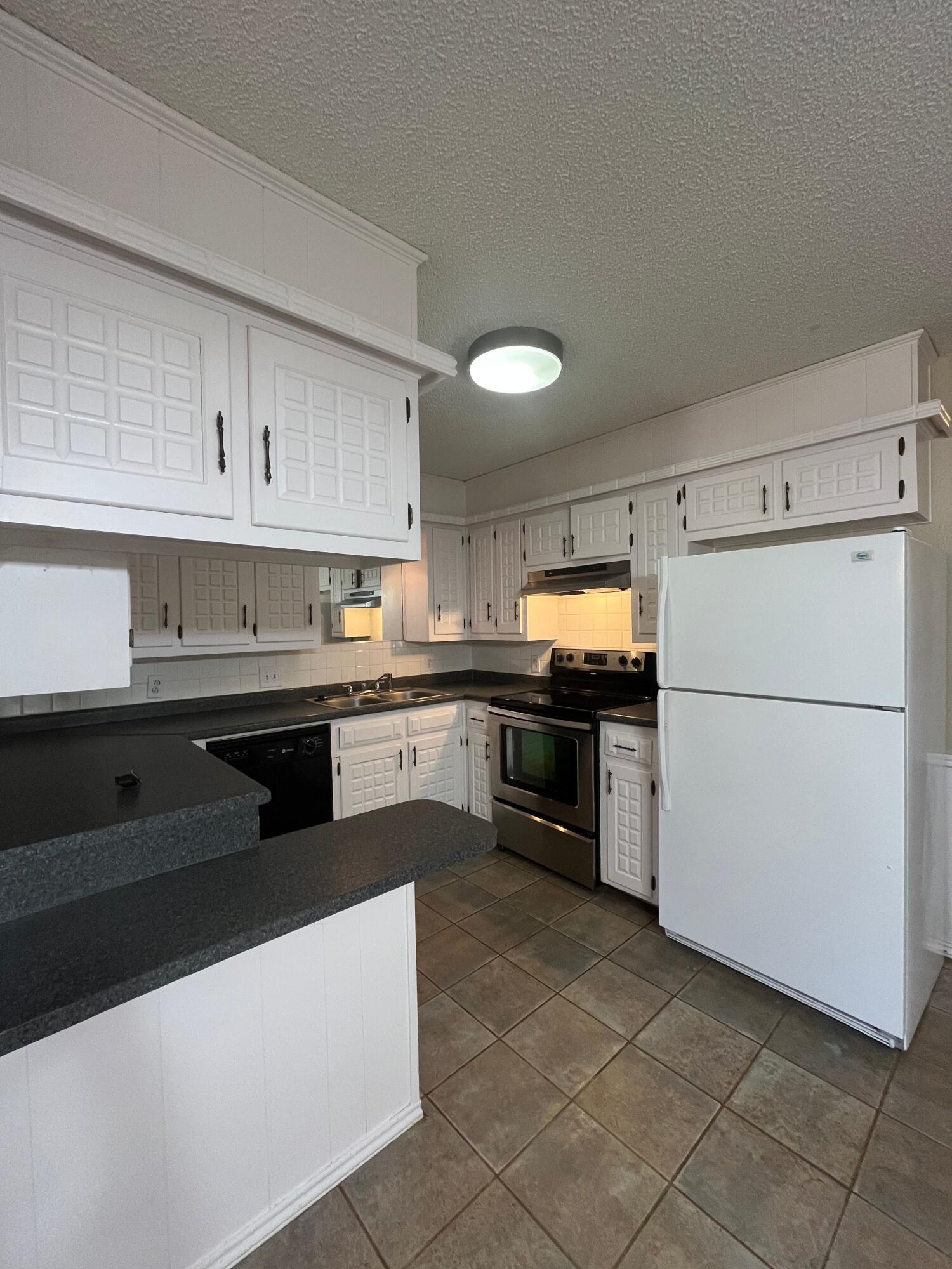 7001 Geneva Avenue, Unit B Lubbock, TX 79413 - Photo 5 of 14 original (3)