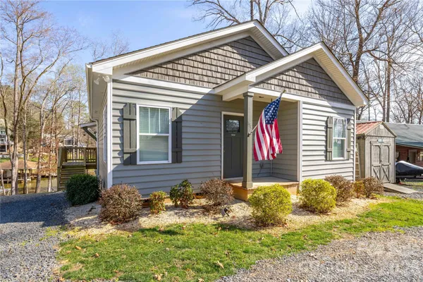 $584,500 | 194 Hattaway Circle, Troy, NC 27371