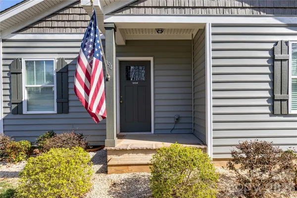 $584,500 | 194 Hattaway Circle, Troy, NC 27371