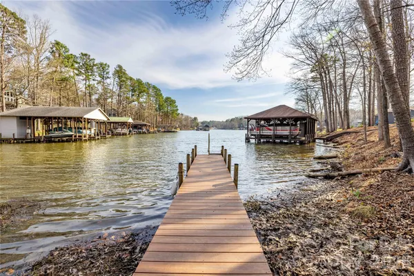 $584,500 | 194 Hattaway Circle, Troy, NC 27371