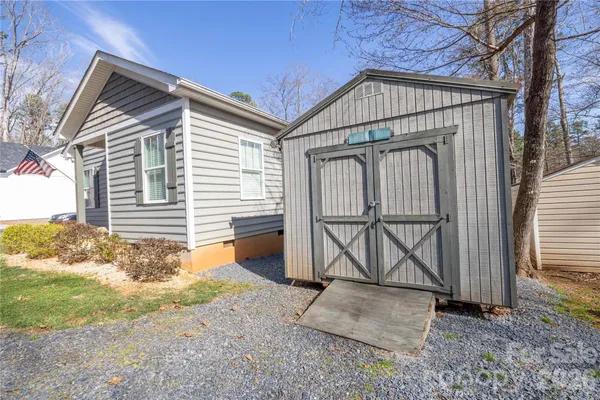 $584,500 | 194 Hattaway Circle, Troy, NC 27371