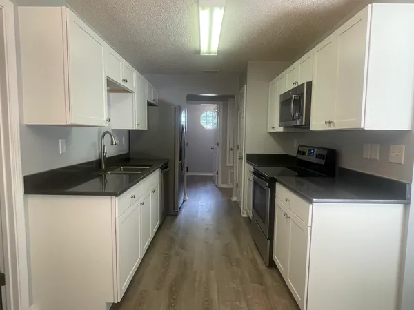 $1,695 | 212 Lustan Drive, Crestview, FL 32536