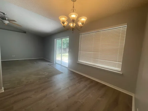 $1,695 | 212 Lustan Drive, Crestview, FL 32536