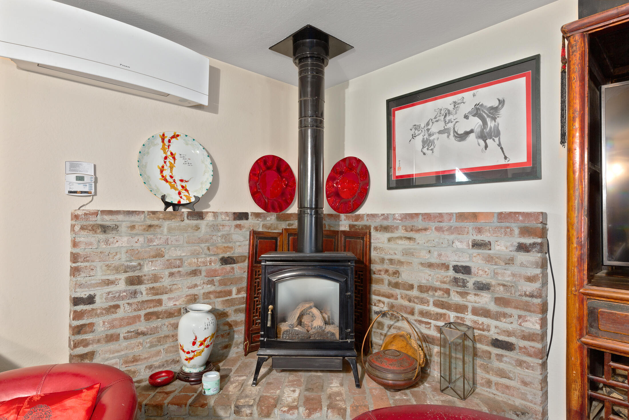 800 Deer Creek Road Selma, OR 97538 - Photo 16 of 42 Cozy Propane Fireplace