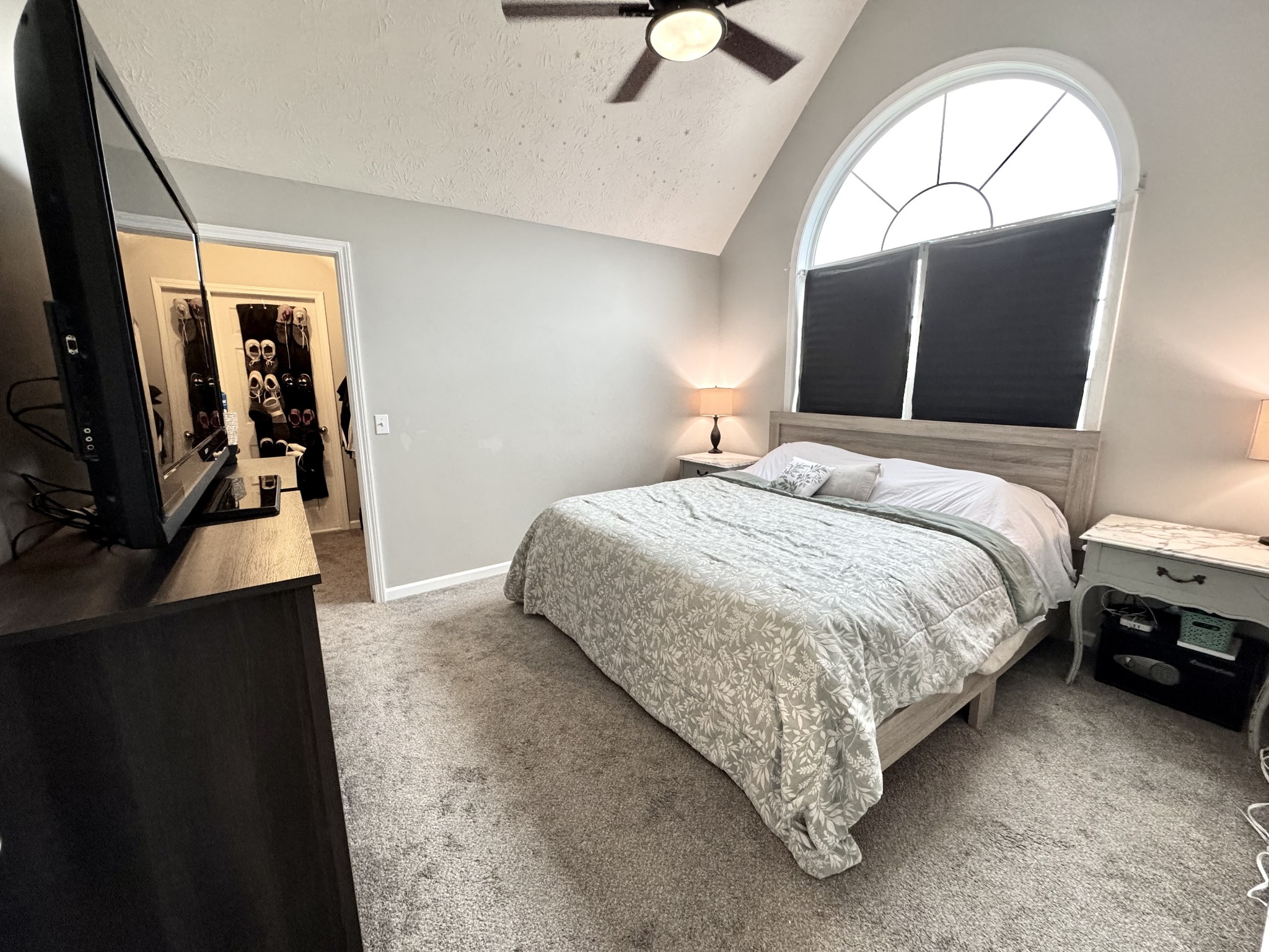 520 Briarhill Road Lebanon, TN 37087 - Photo 34 of 37 a spacious bedroom with a bed and a mirror in it