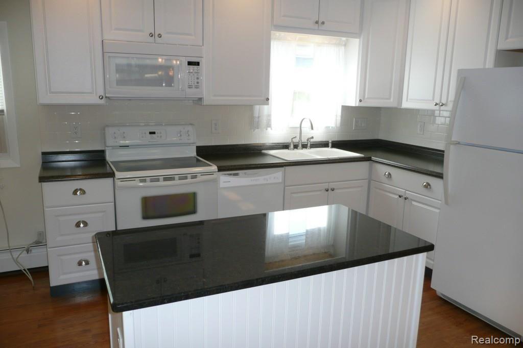 1007 Michigan Street Brighton, MI 48116 - Photo 13 of 30