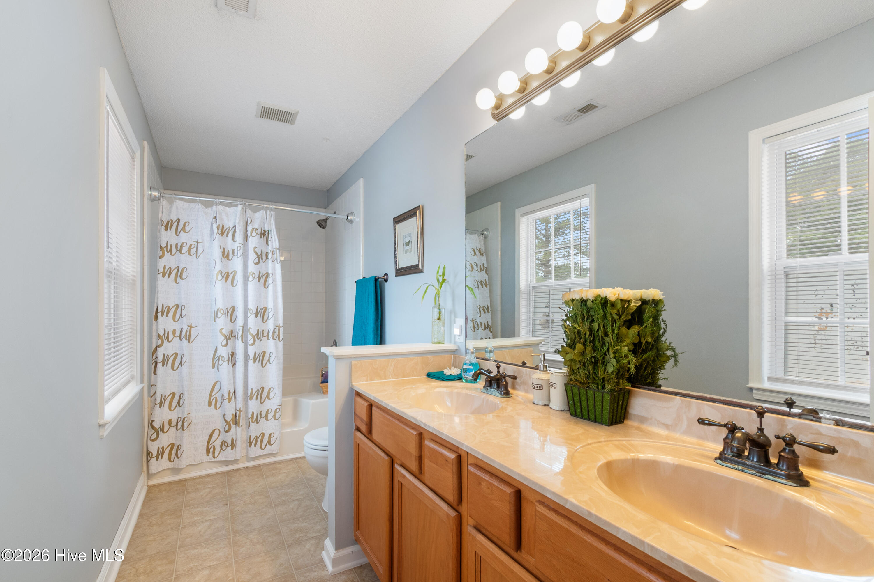 105 Coral Ridge Road Richlands, NC 28574 - Photo 17 of 41 Primary Bathroom
