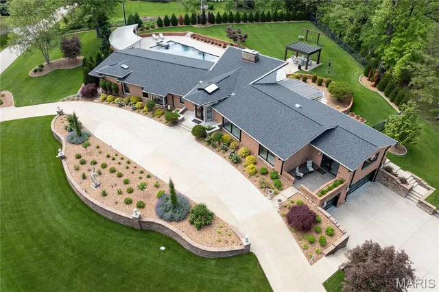 $2,575,000 | 7 Westwood Country Club, Westwood, MO 63131