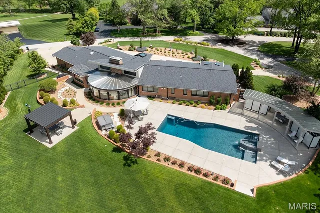 $2,575,000 | 7 Westwood Country Club, Westwood, MO 63131