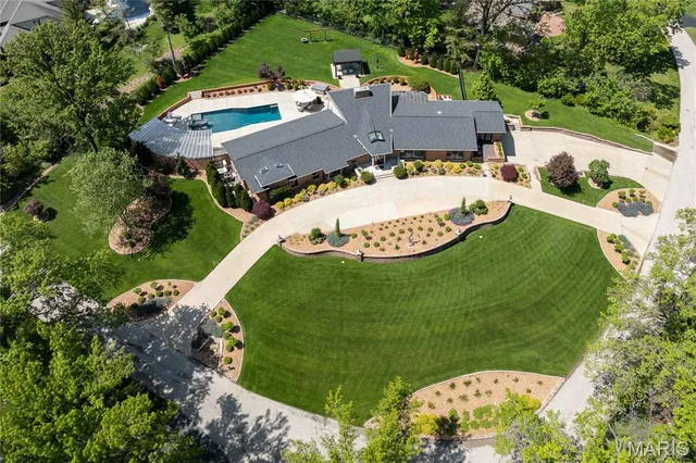 $2,575,000 | 7 Westwood Country Club, Westwood, MO 63131