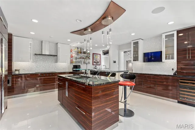 $2,575,000 | 7 Westwood Country Club, Westwood, MO 63131