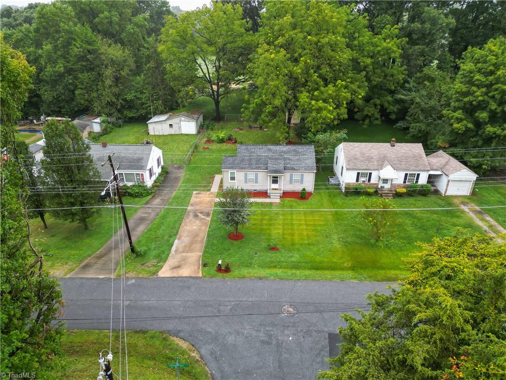 1500 Valley Ridge Drive High Point, NC 27260 - Photo 4 of 27 Gallery Image 4