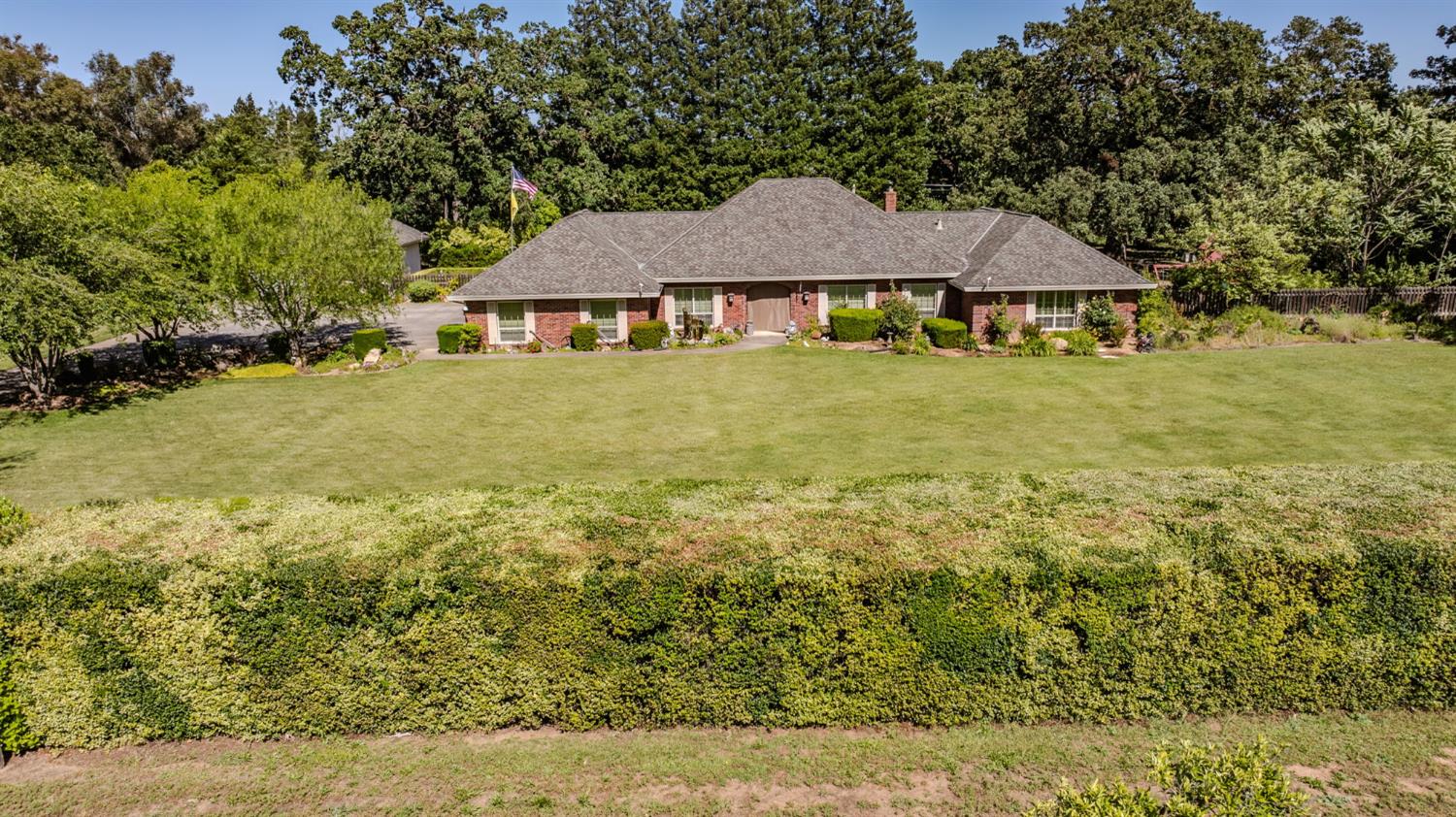 9069 Bader Road Elk Grove, CA 95624 - Photo 8 of 70
