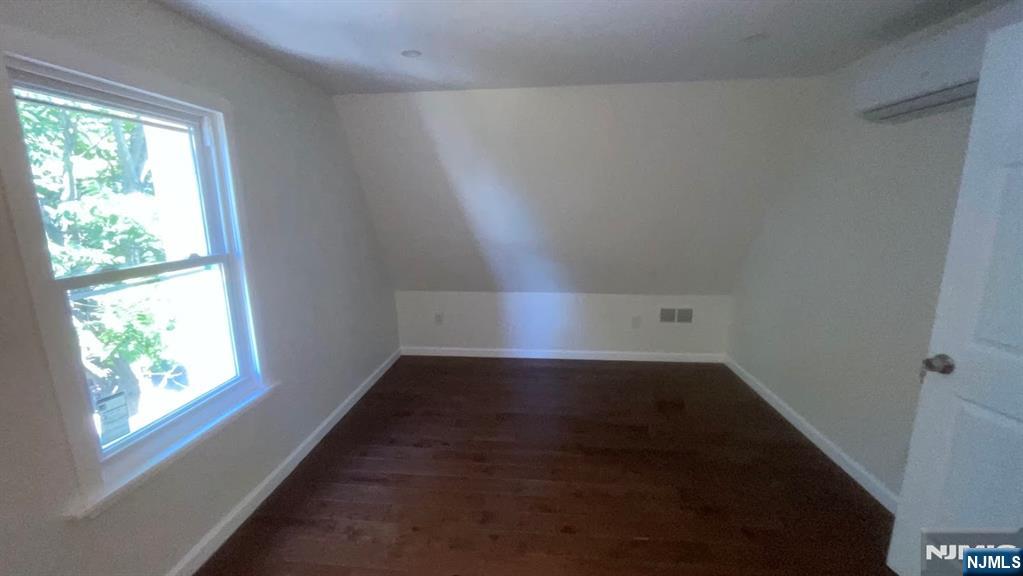 322 Cortlandt Street Belleville, NJ 07109 - Photo 14 of 28