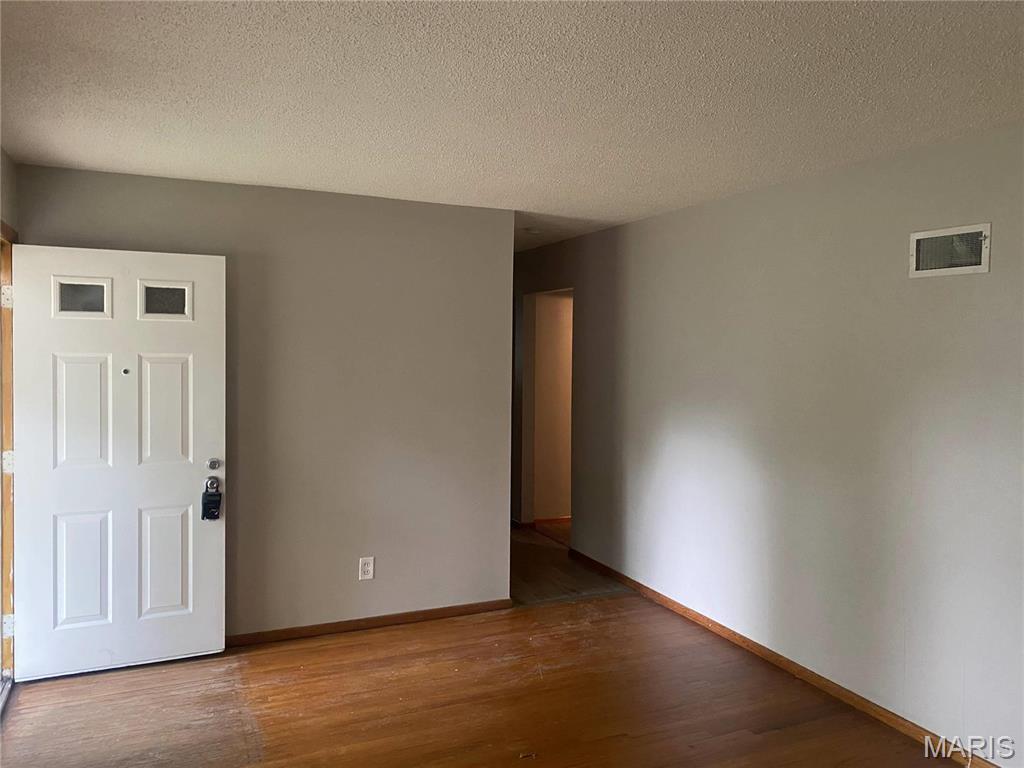 1445 Fairmeadows Lane St. Louis, MO 63138 - Photo 5 of 31