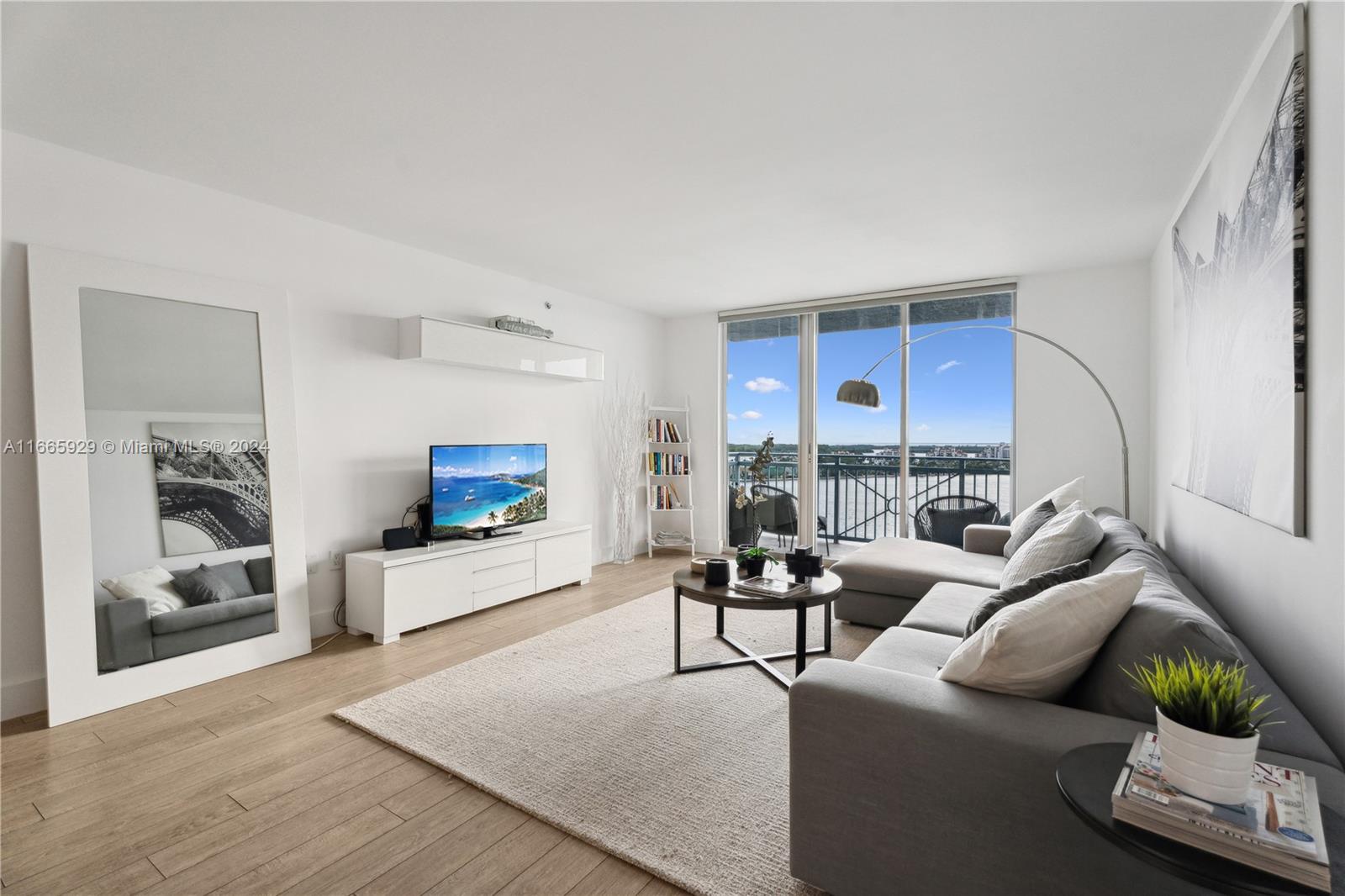 90 Alton Road, Unit 1804 Miami Beach, FL 33139 - Photo 1 of 14 Gallery Image 1