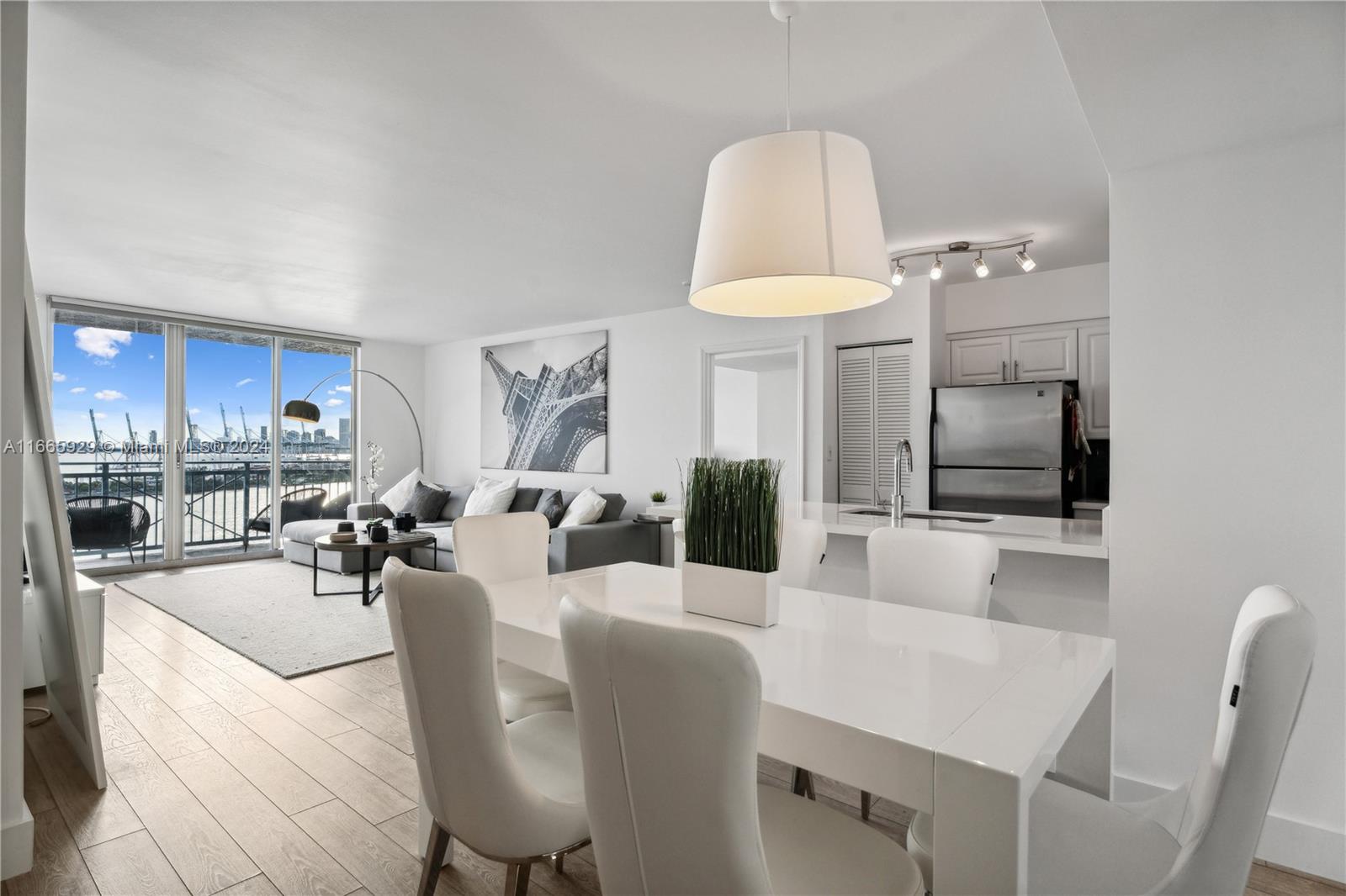 90 Alton Road, Unit 1804 Miami Beach, FL 33139 - Photo 2 of 14 Gallery Image 2