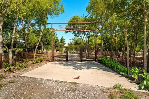 $1,150,000 | 1431 Farm To Market Road 85, Ennis, TX 75119