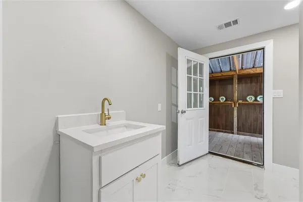 $1,150,000 | 1431 Farm To Market Road 85, Ennis, TX 75119