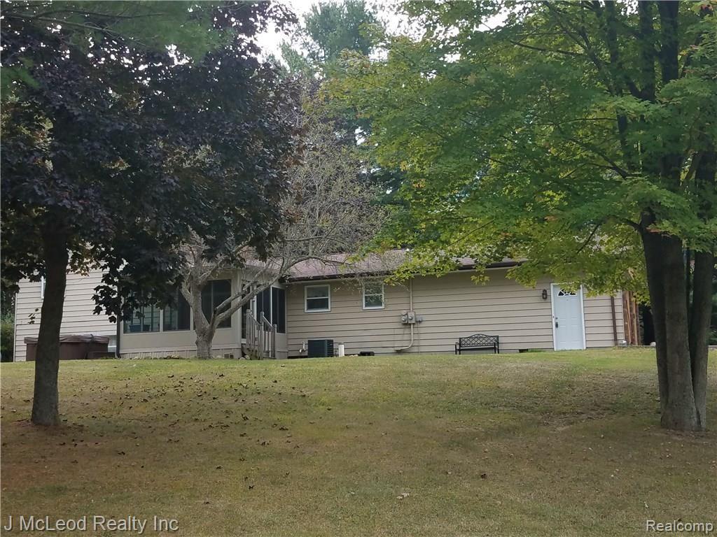 2776 Millington Road Millington, MI 48746 - Photo 4 of 12 20170914_100109.jpg
