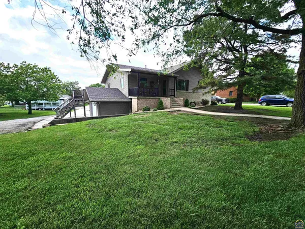 $345,000 | 913 South 12th Street, Sabetha, KS 66534
