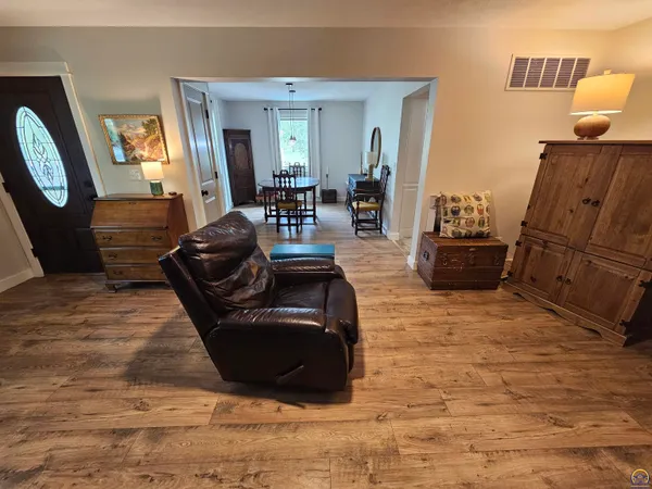 $345,000 | 913 South 12th Street, Sabetha, KS 66534