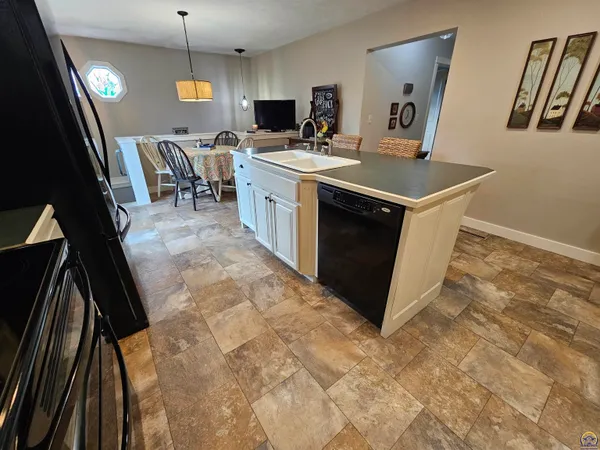 $345,000 | 913 South 12th Street, Sabetha, KS 66534