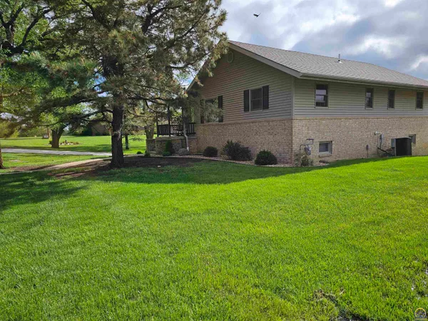 $345,000 | 913 South 12th Street, Sabetha, KS 66534