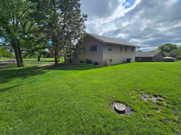$345,000 | 913 South 12th Street, Sabetha, KS 66534