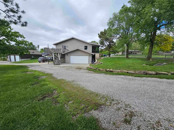 $345,000 | 913 South 12th Street, Sabetha, KS 66534