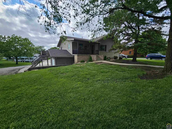 $345,000 | 913 South 12th Street, Sabetha, KS 66534