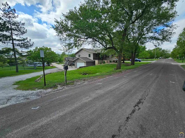 $345,000 | 913 South 12th Street, Sabetha, KS 66534