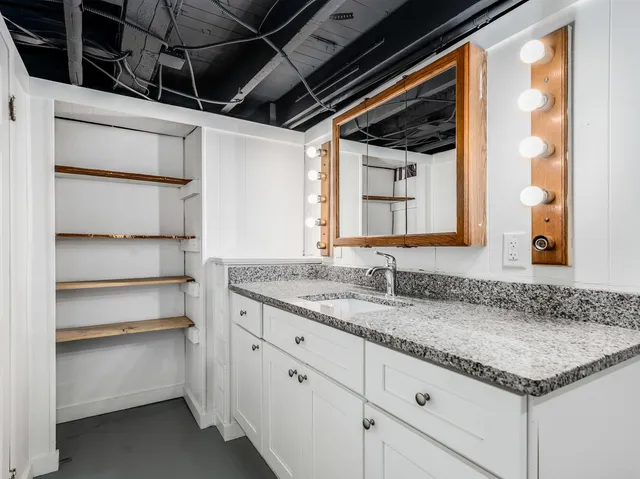 $1,350 | 3 East Main Street, Unit 5, Cary, IL 60013