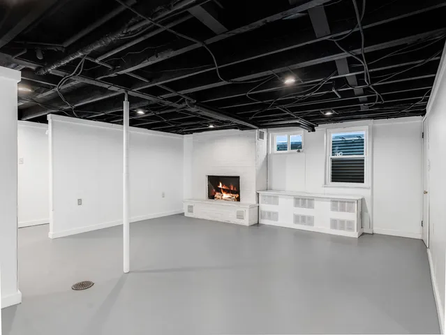 $1,350 | 3 East Main Street, Unit 5, Cary, IL 60013