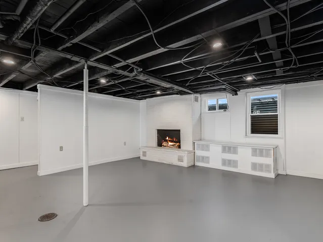 $1,350 | 3 East Main Street, Unit 5, Cary, IL 60013