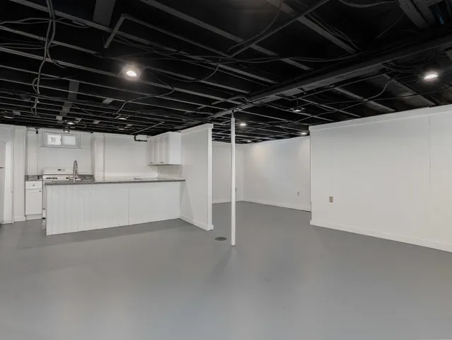 $1,350 | 3 East Main Street, Unit 5, Cary, IL 60013