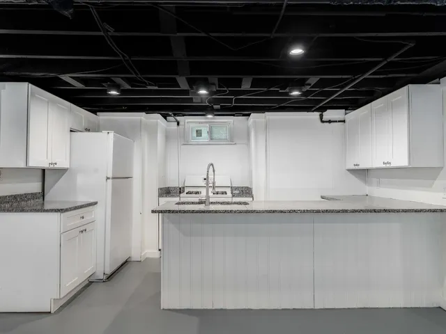 $1,350 | 3 East Main Street, Unit 5, Cary, IL 60013