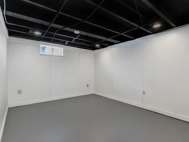 $1,350 | 3 East Main Street, Unit 5, Cary, IL 60013